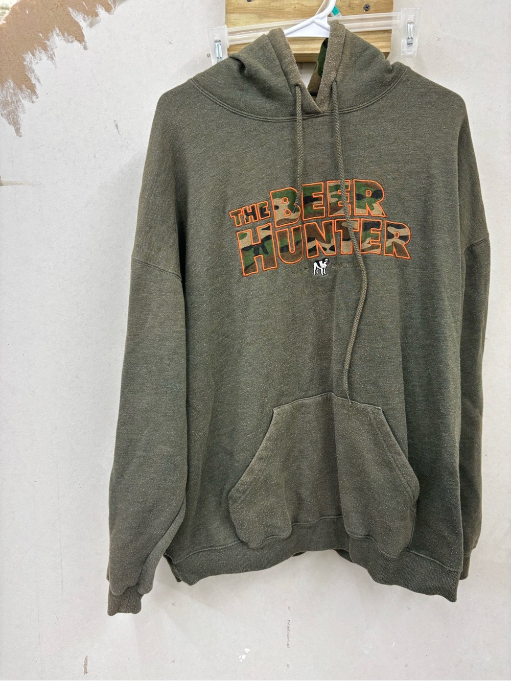 Vtg big dogs brand “beer hunter” hoodie size XL